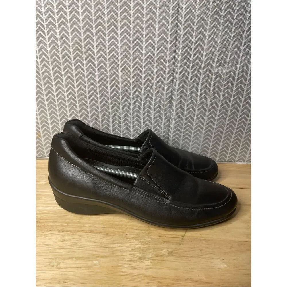 ✅Ecco Black Loafers slip on leather